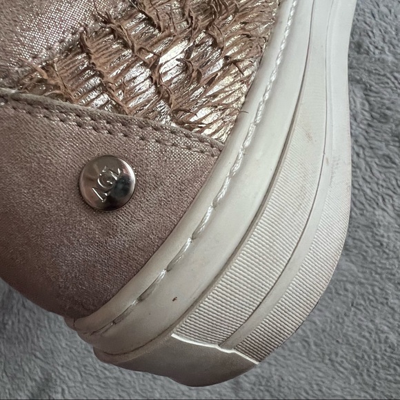 AGL Attilio Giusti Leombruni Textured Fringe Leather Slip-On Sneakers Platinum - Picture 10 of 13